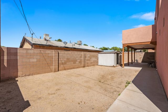 503 Martinez Drive NE, Albuquerque, NM 87102