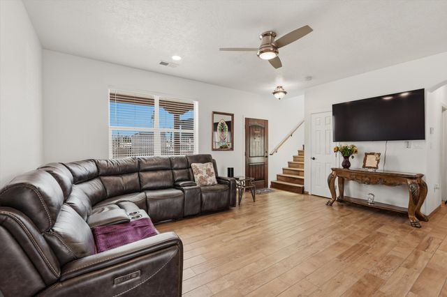 503 Martinez Drive NE, Albuquerque, NM 87102
