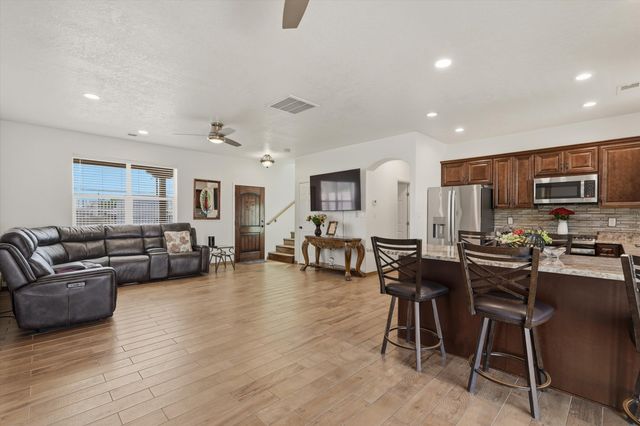 503 Martinez Drive NE, Albuquerque, NM 87102