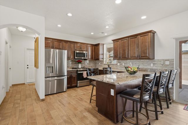 503 Martinez Drive NE, Albuquerque, NM 87102