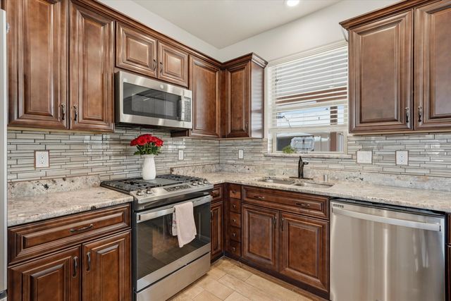 503 Martinez Drive NE, Albuquerque, NM 87102