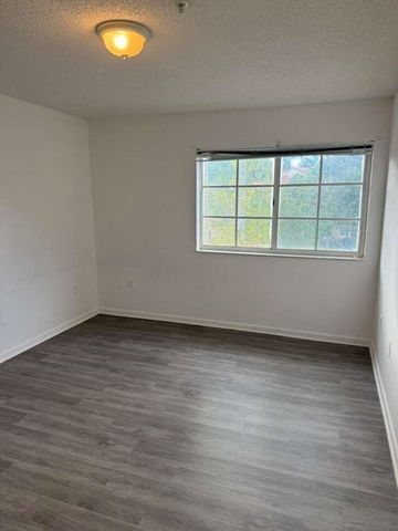 4844 N State Road 7 305, Coconut Creek, FL 33073