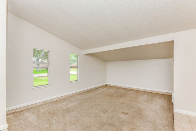 800 Matthews Court, Arlington, TX 76012