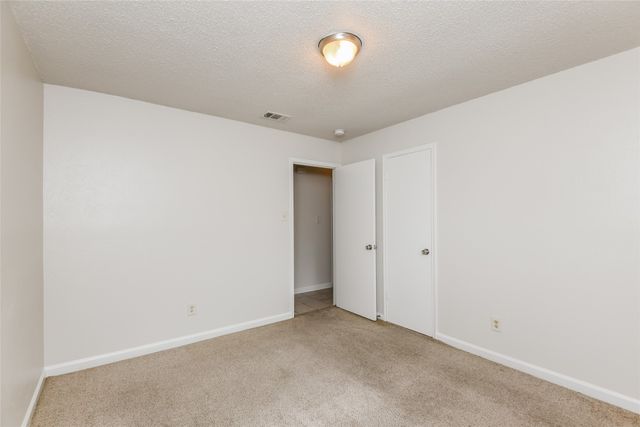 800 Matthews Court, Arlington, TX 76012