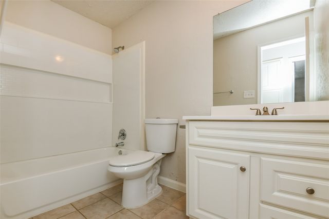 800 Matthews Court, Arlington, TX 76012