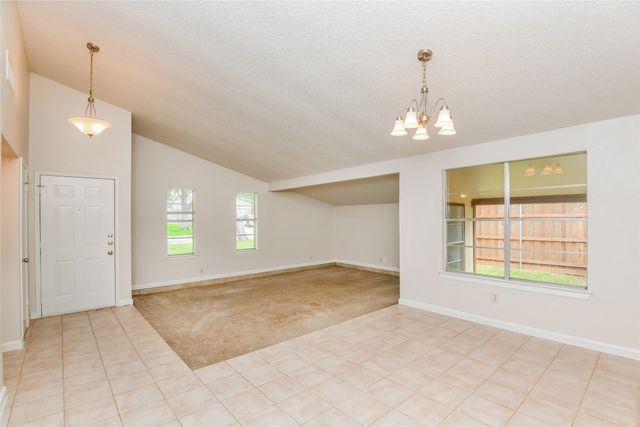 800 Matthews Court, Arlington, TX 76012