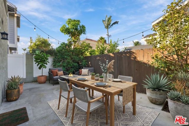 2107 Voorhees Avenue, Redondo Beach, CA 90278