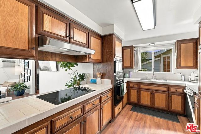 2107 Voorhees Avenue, Redondo Beach, CA 90278