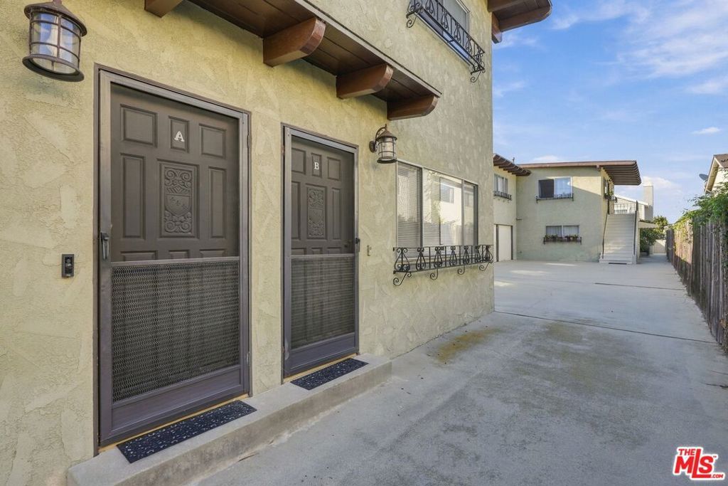 2107 Voorhees Avenue, Redondo Beach, CA 90278 — photo 3