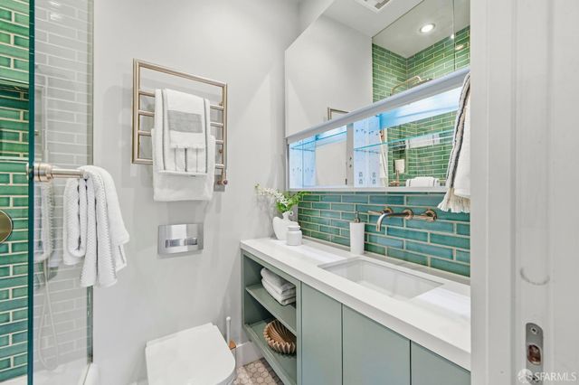 1865 California Street 2, San Francisco, CA 94109