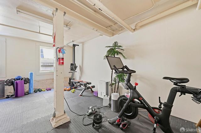 1865 California Street 2, San Francisco, CA 94109