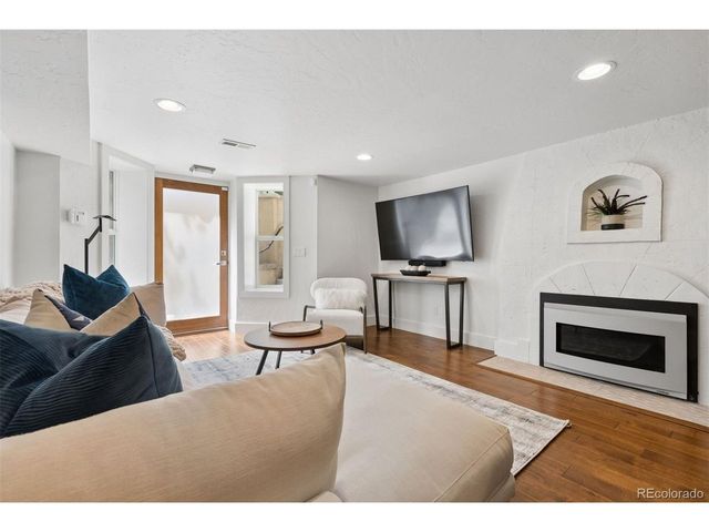 4301 E 6th Avenue Pkwy, Denver, CO 80220