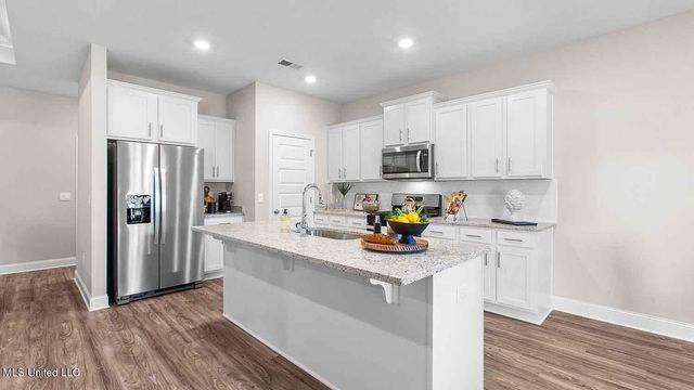 513 Bridgeway Street, Canton, MS 39046