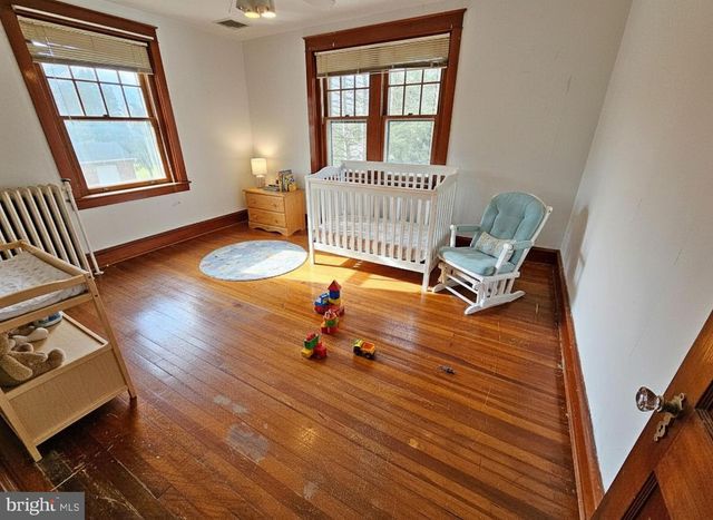 320 S 9TH ST, Akron, PA 17501