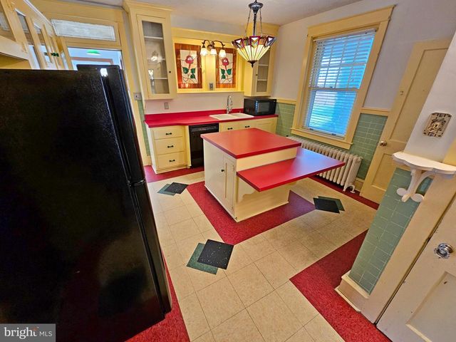 320 S 9TH ST, Akron, PA 17501