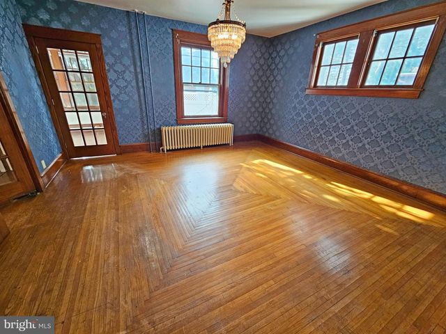 320 S 9TH ST, Akron, PA 17501