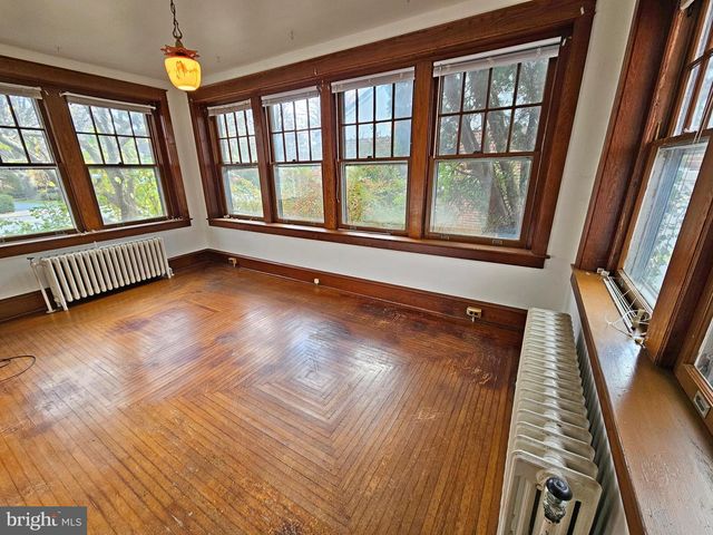 320 S 9TH ST, Akron, PA 17501