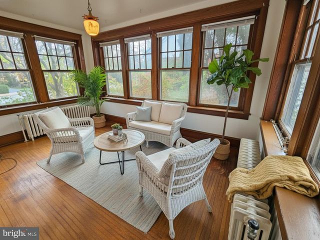 320 S 9TH ST, Akron, PA 17501