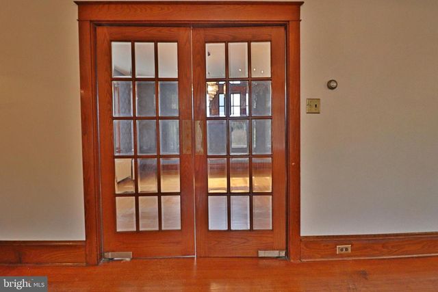 320 S 9TH ST, Akron, PA 17501