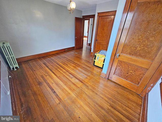 320 S 9TH ST, Akron, PA 17501