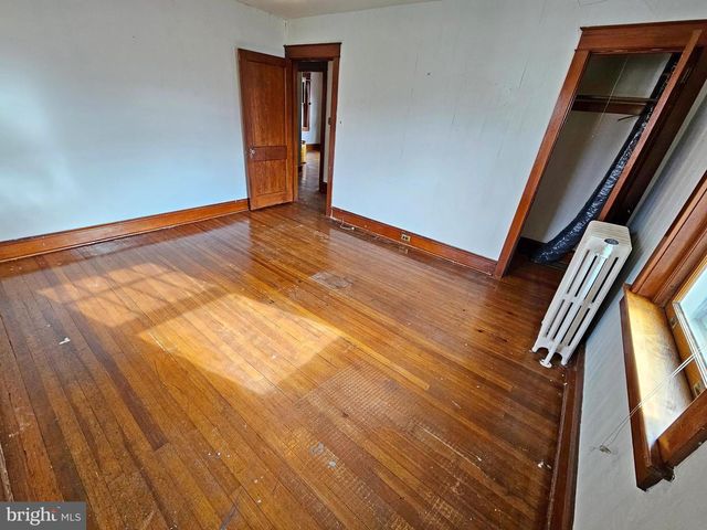 320 S 9TH ST, Akron, PA 17501