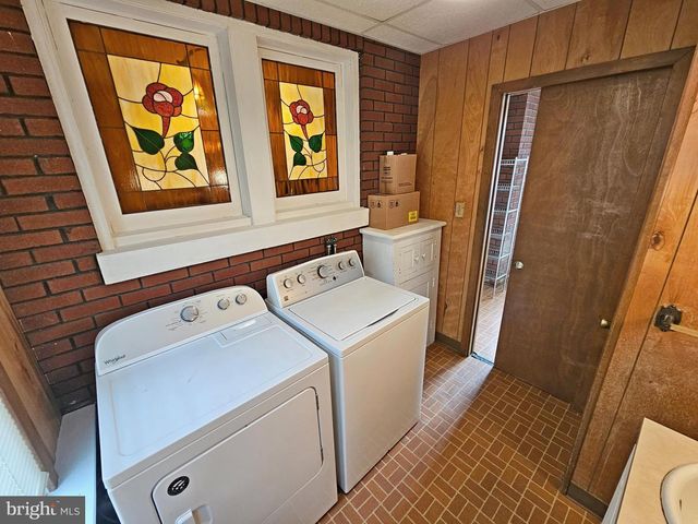 320 S 9TH ST, Akron, PA 17501