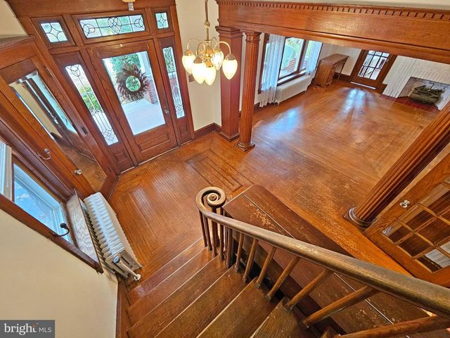 320 S 9TH ST, Akron, PA 17501