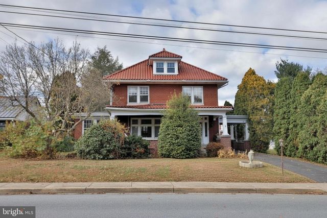 320 S 9TH ST, Akron, PA 17501