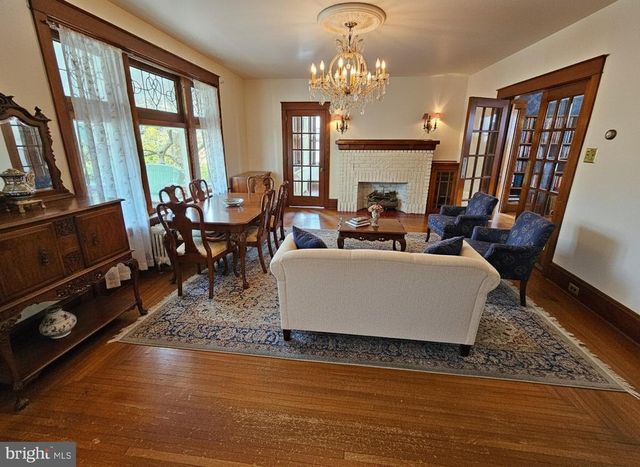 320 S 9TH ST, Akron, PA 17501