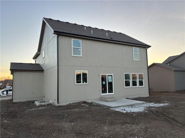 18180 W 166th Terrace, Olathe, KS 66062