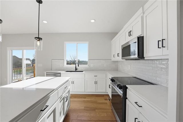 18180 W 166th Terrace, Olathe, KS 66062