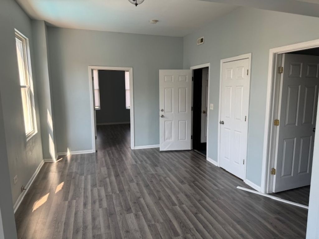 8307 S BURLEY Avenue, Chicago, IL 60617 — photo 4