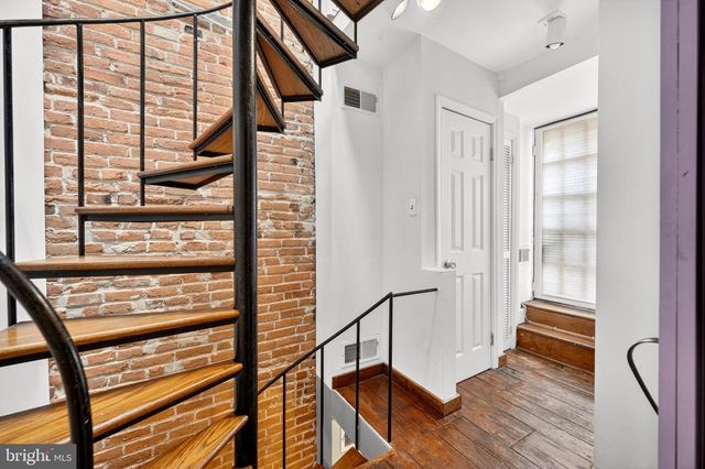 11 E WHEELING ST, Baltimore, MD 21230