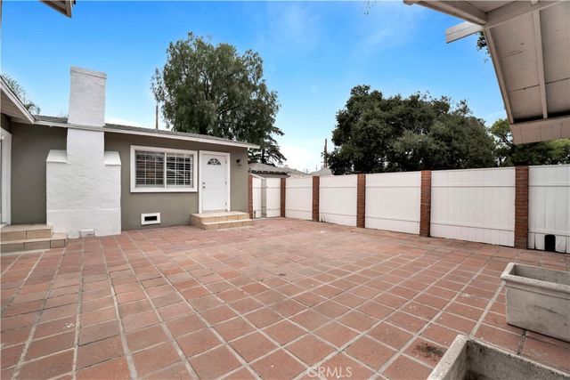 13176 Foothill, Sylmar, CA 91342