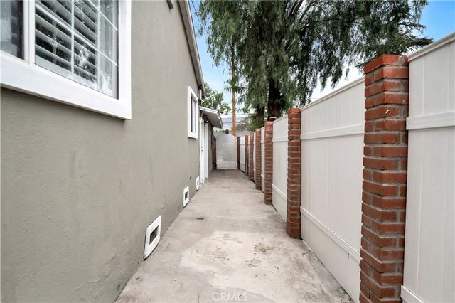 13176 Foothill, Sylmar, CA 91342