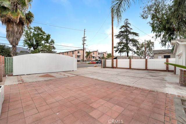 13176 Foothill, Sylmar, CA 91342