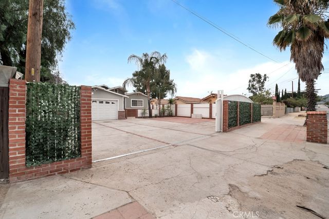 13176 Foothill, Sylmar, CA 91342