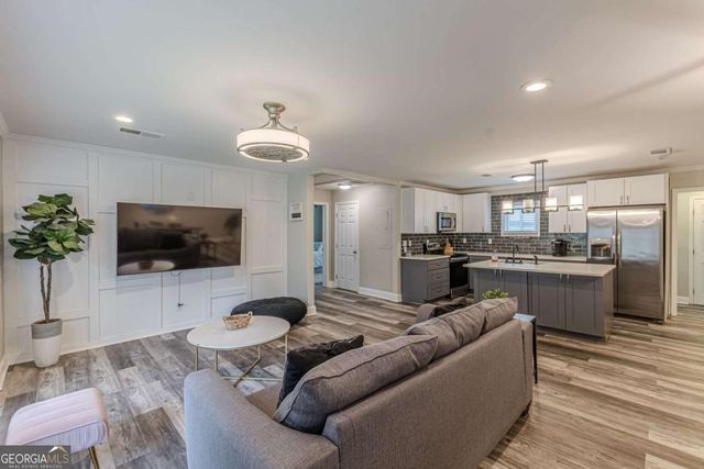 3182 Lake Avenue, Hapeville, GA 30354