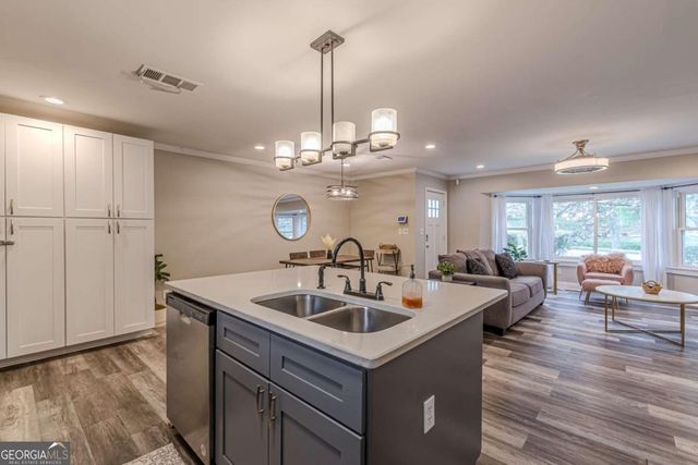 3182 Lake Avenue, Hapeville, GA 30354