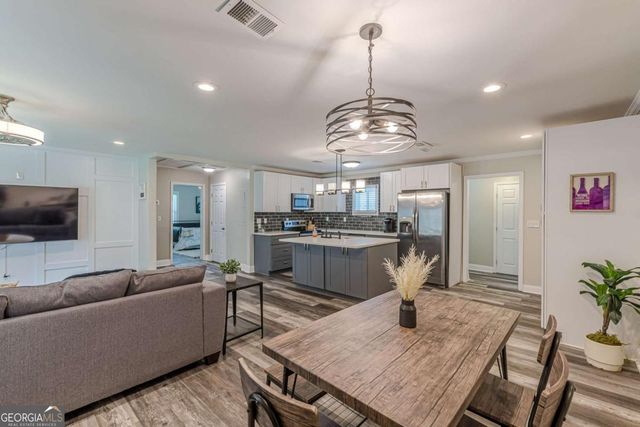 3182 Lake Avenue, Hapeville, GA 30354