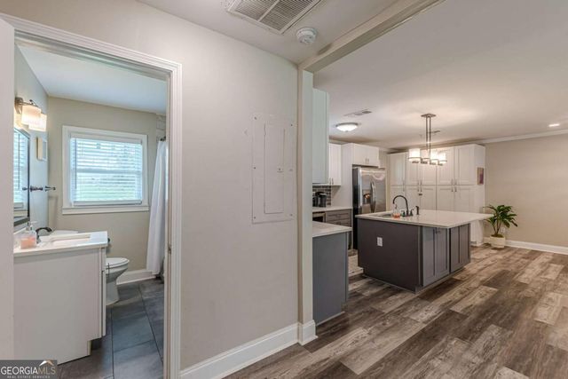 3182 Lake Avenue, Hapeville, GA 30354