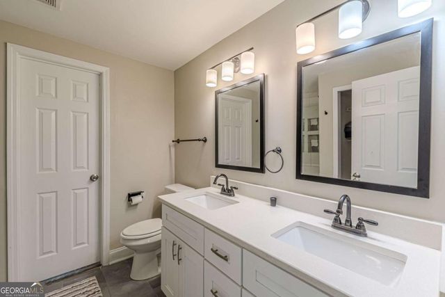 3182 Lake Avenue, Hapeville, GA 30354