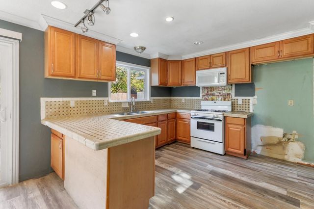204 Arbor Crest Way, Sacramento, CA 95838