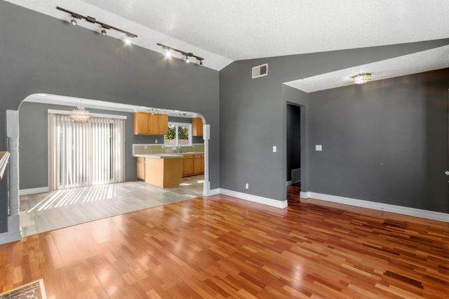 204 Arbor Crest Way, Sacramento, CA 95838