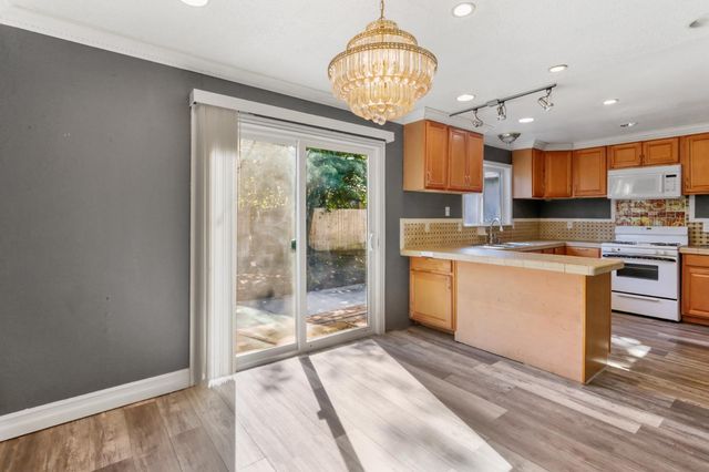 204 Arbor Crest Way, Sacramento, CA 95838