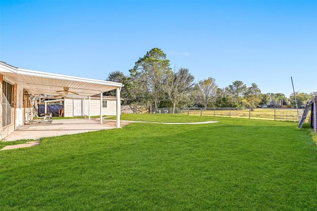 644 E Castle Harbour Drive, Friendswood, TX 77546