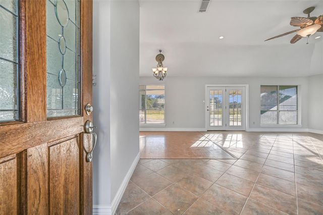 644 E Castle Harbour Drive, Friendswood, TX 77546