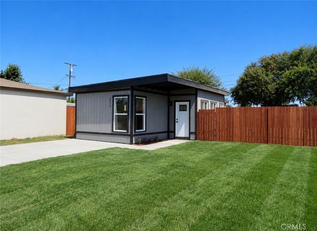 4953 E San Carlos, Compton, CA 90221