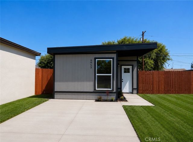 4953 E San Carlos, Compton, CA 90221