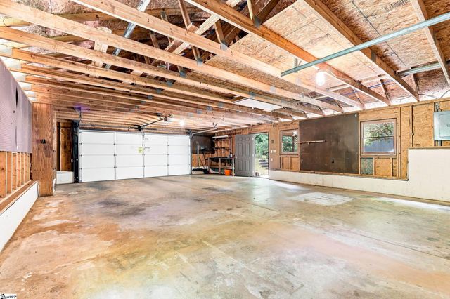 87 Robertson Road, Travelers Rest, SC 29690